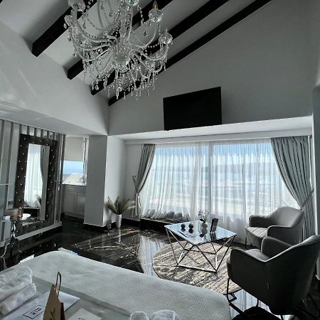 Mare Suites 1 Chrissi Akti Chania Exterior foto