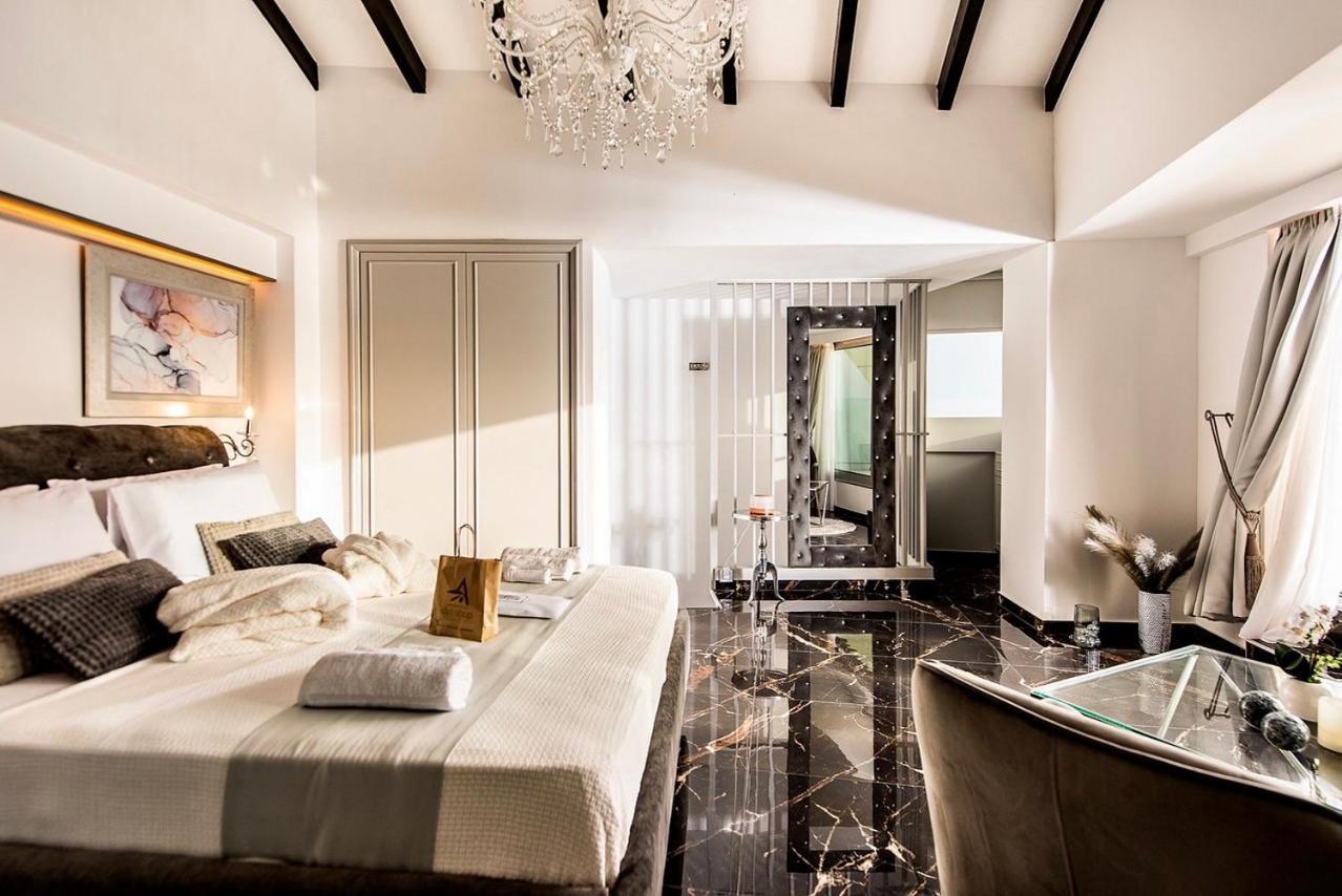 Mare Suites 1 Chrissi Akti Chania Exterior foto