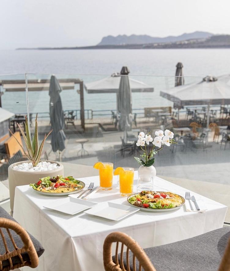 Mare Suites 1 Chrissi Akti Chania Exterior foto