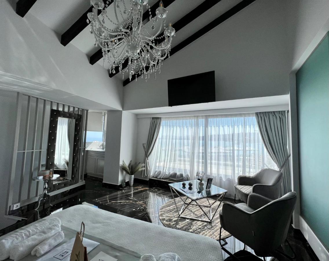 Mare Suites 1 Chrissi Akti Chania Exterior foto